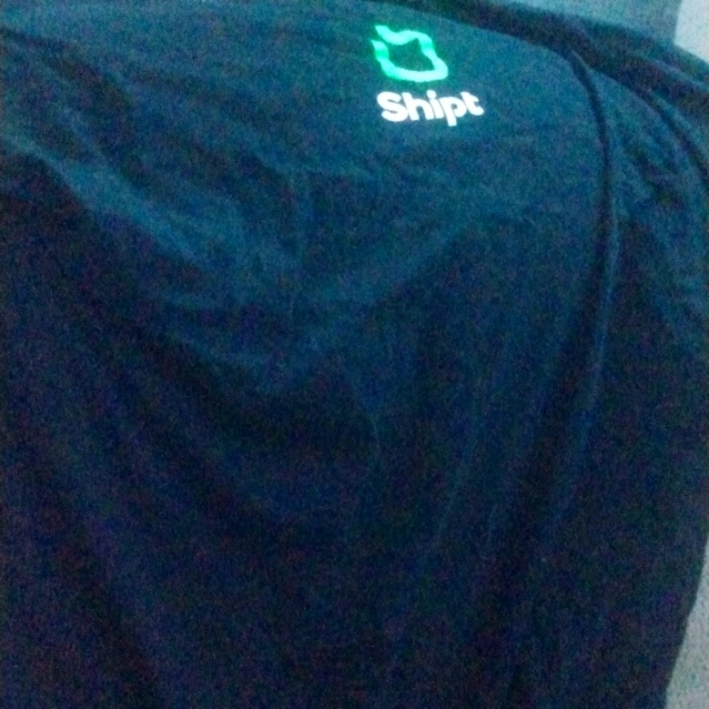 Tee shirt shipt top